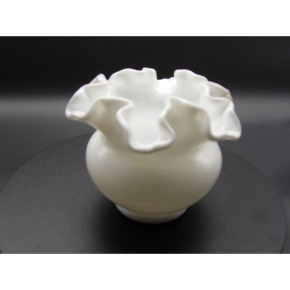 Vintage Glass Double Crimp Milk Glass Ruffled Rose Bowl Vase 5" W x 3 1/2" H - Picture 3 of 8